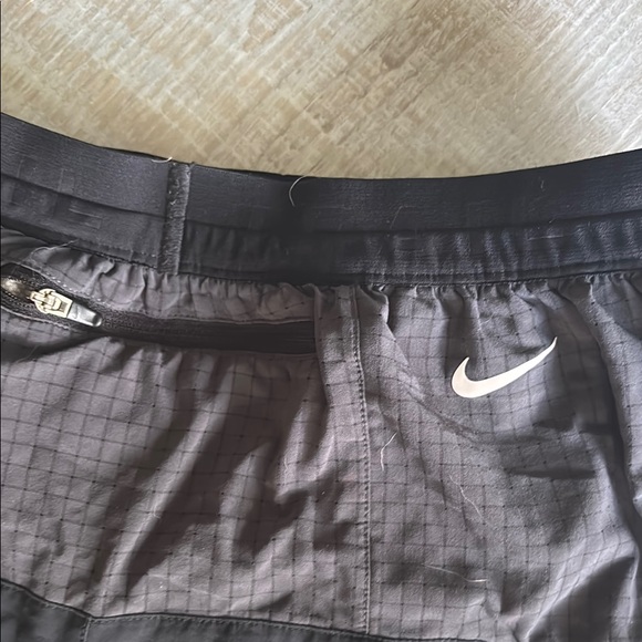 Nike Black Athletic Shorts Lightweight Quick-Dry - Picture 5 of 6